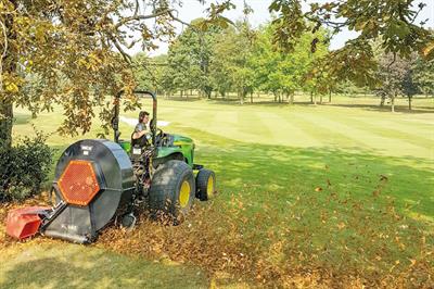 Trilo BL960: airflow direction can be changed to reduce need for turning the tractor - image: Vanmac